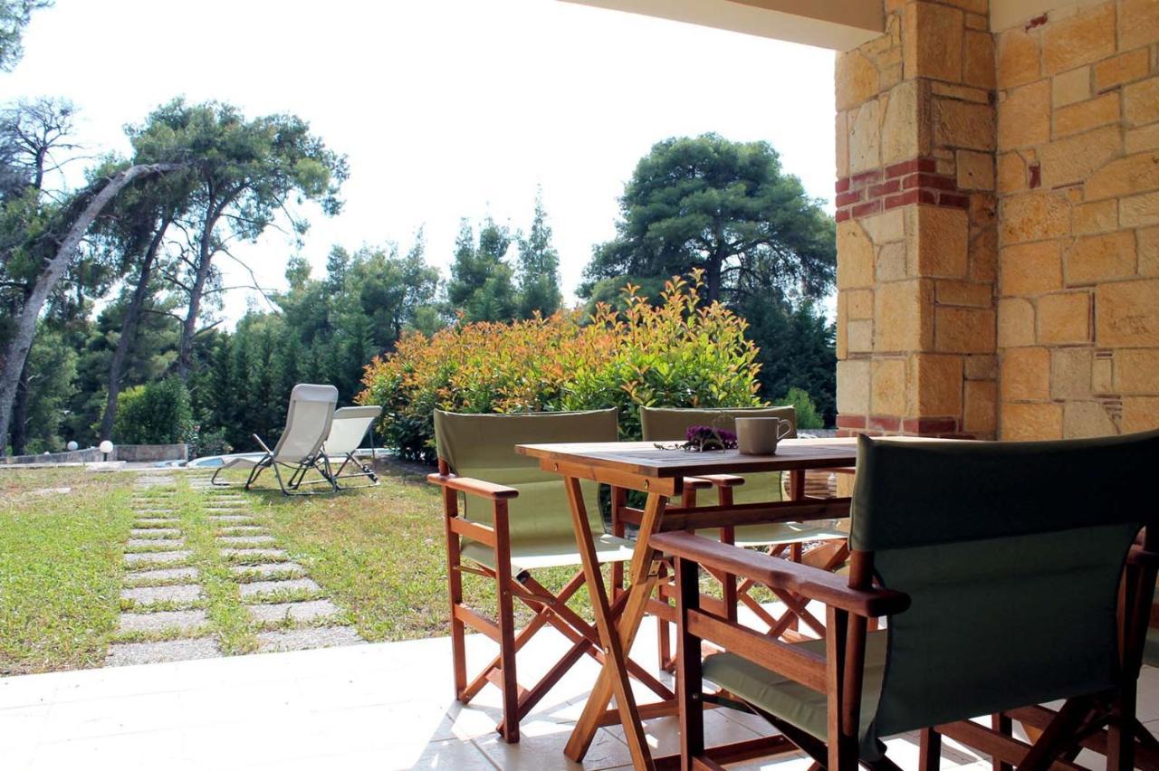 4 Bedroom Villa With Pool And Garden Néa Fókaia Exteriér fotografie